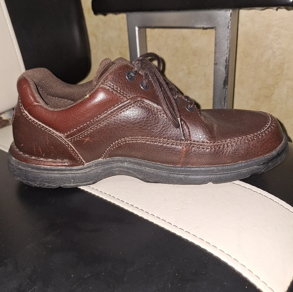 Classic Rockport Brown Tumble Leather Men's Lace-up Shoes In A Mens Size 9.